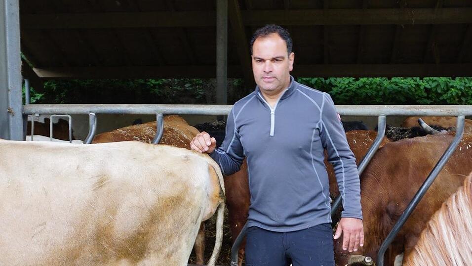 Jedes der Tiere auf dem Moosfeldhof trägt einen Namen. Jedes der Tiere auf dem Moosfeldhof trägt einen Namen.
