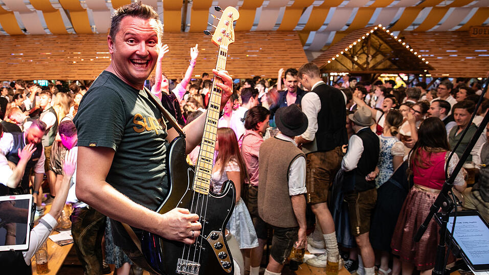 Die Partybilder vom Mittwoch, 13. August, aus dem Festzelt Nothaft. Die Partybilder vom Mittwoch, 13. August, aus dem Festzelt Nothaft.