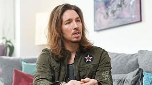 Gil Ofarim hatte Anfang Oktober 2021 ein Video vor dem Hotel in Leipzig aufgenommen und darin gesagt, dass ihn ein Mitarbeiter aufgefordert habe, seine Kette mit Davidstern abzunehmen.