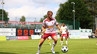 Rückkehr an die alte Wirkungsstätte: Mit dem SSV Jahn ist Sebastian Ernst am Samstag in Hannover gefordert. Rückkehr an die alte Wirkungsstätte: Mit dem SSV Jahn ist Sebastian Ernst am Samstag in Hannover gefordert.