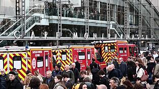 Im Zuge von Ermittlungen wegen häuslicher Gewalt hatten Beamte auf den mit einem Zug ankommenden 44-Jährigen gewartet. Im Zuge von Ermittlungen wegen häuslicher Gewalt hatten Beamte auf den mit einem Zug ankommenden 44-Jährigen gewartet.