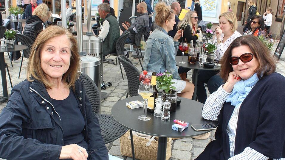 Die Landshuter genießen die neuen Freiheiten und das gute Wetter. Die Landshuter genießen die neuen Freiheiten und das gute Wetter.