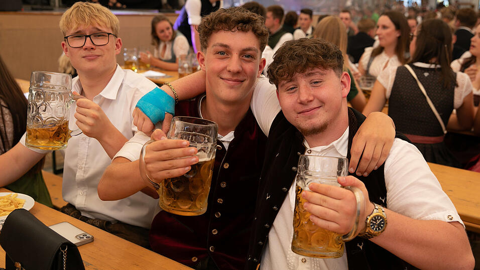 Die Partybilder vom Sonntag, 10. August, aus dem Festzelt Nothaft. Die Partybilder vom Sonntag, 10. August, aus dem Festzelt Nothaft.