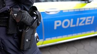 Die Polizei nahm im Rahmen der Ermittlungen einen 16-J&auml;hrigen fest, der verd&auml;chtigt wird, eine 14-J&auml;hrige vergewaltigt zu haben. (Symbolbild)