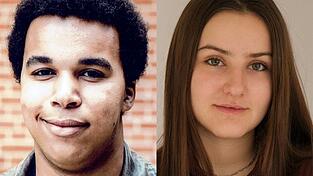 Joshua Grasm&uuml;ller (18) war vom Schuljahr 2018/19 bis Januar 2021 Koordinator im bayerischen Landessch&uuml;lerrat, will sp&auml;ter ein Studium im Bereich des Katastrophenschutzes beginnen und sich politisch engagieren. Leonie Brandl (17) ist seit diesem Schuljahr erste Bezirkssch&uuml;lersprecherin f&uuml;r die niederbayerischen Gymnasien, will sich sp&auml;ter f&uuml;r einen Freiwilligendienst bei United Nations Volunteers bewerben und ein Studium im Bereich Politik/Journalismus beginnen.