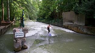 Bald der zweite offizielle Surfspot im Englischen Garten: die Dianabadschwelle.