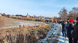 200 Wanderer nahmen teil. 200 Wanderer nahmen teil.