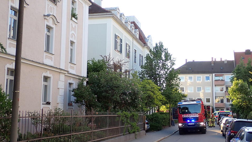 Die Feuerwehr hat eine schlafende Person gerettet.