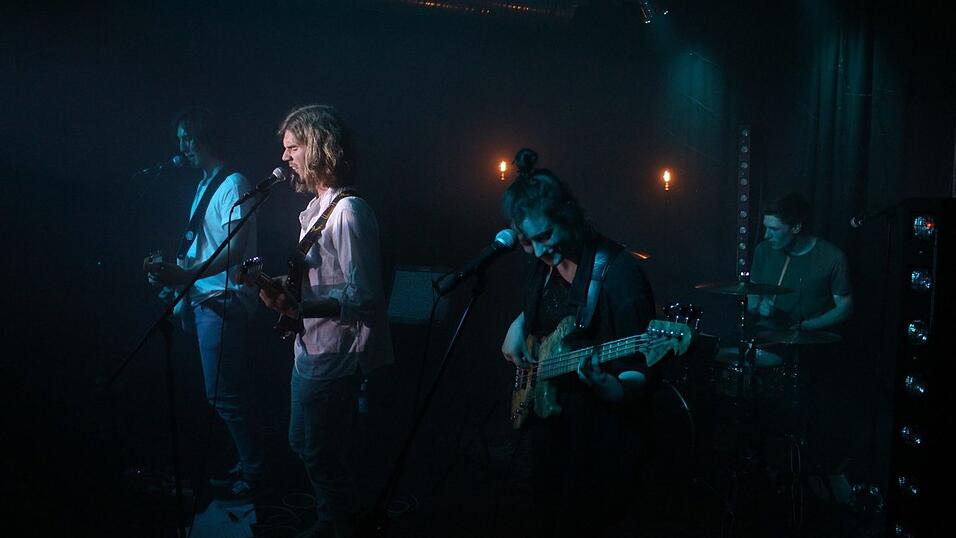 Markus, Basti, Melanie und Paul (von links) beim Release-Konzert zu ihrer EP 'Salt to the Sea'. Der Auftritt war Auftakt ihrer Tour durch Deutschland. Markus, Basti, Melanie und Paul (von links) beim Release-Konzert zu ihrer EP 'Salt to the Sea'. Der Auftritt war Auftakt ihrer Tour durch Deutschland.