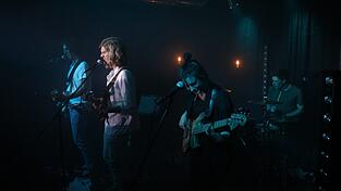 Markus, Basti, Melanie und Paul (von links) beim Release-Konzert zu ihrer EP 'Salt to the Sea'. Der Auftritt war Auftakt ihrer Tour durch Deutschland.