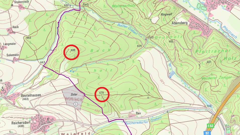 Die möglichen Standorte für die beiden Windkraftanlagen an der Gemeindegrenze zu Bruckberg. Die möglichen Standorte für die beiden Windkraftanlagen an der Gemeindegrenze zu Bruckberg.