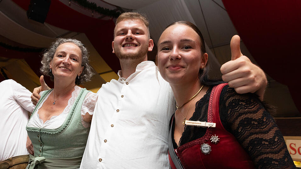 Die Partybilder vom Dienstag, 11. August, aus dem Festzelt Greindl. Die Partybilder vom Dienstag, 11. August, aus dem Festzelt Greindl.