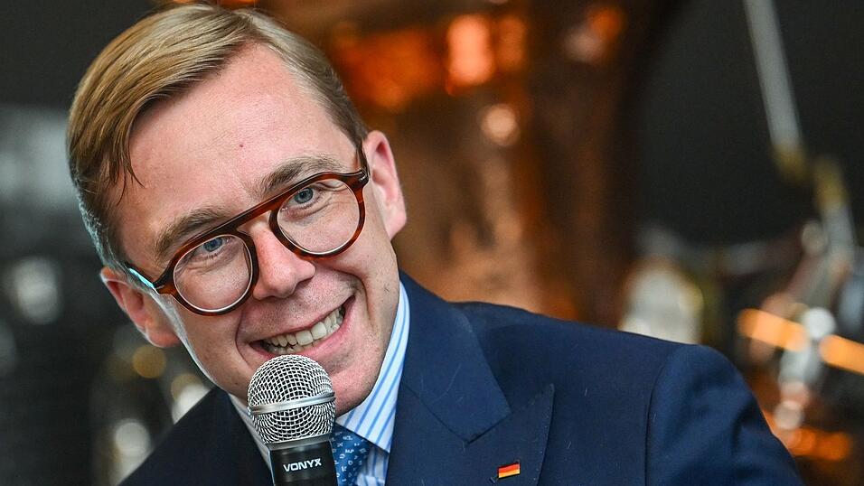 An einer Szene mit CDU-Politiker Philipp Amthor reiben sich viele Social-Media-Nutzer. (Archivbild) An einer Szene mit CDU-Politiker Philipp Amthor reiben sich viele Social-Media-Nutzer. (Archivbild)