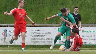 Fortuna Regensburg (in grün) hat sich mit einem Sieg gegen den SV Neukirchen beim Heiligen Blut am Samstag die Meisterschaft in der Landesliga Mitte gesichert.
