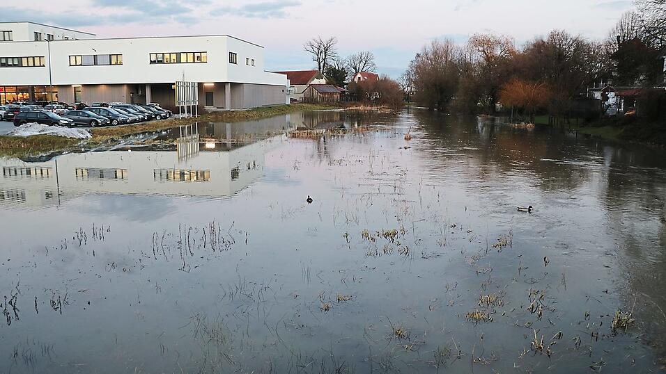 Hochwasser hat die Gro&szlig;e Laber immer wieder. Bevor die Lage zum Beispiel bei Starkregen aber kritisch wird, soll in Zukunft ein Fr&uuml;hwarnsystem die Bev&ouml;lkerung alarmieren.