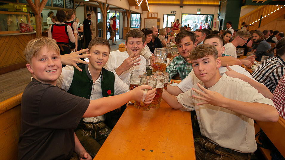 Die Partybilder vom Sonntag, 21. August 2022, aus dem Festzelt Nothaft. 