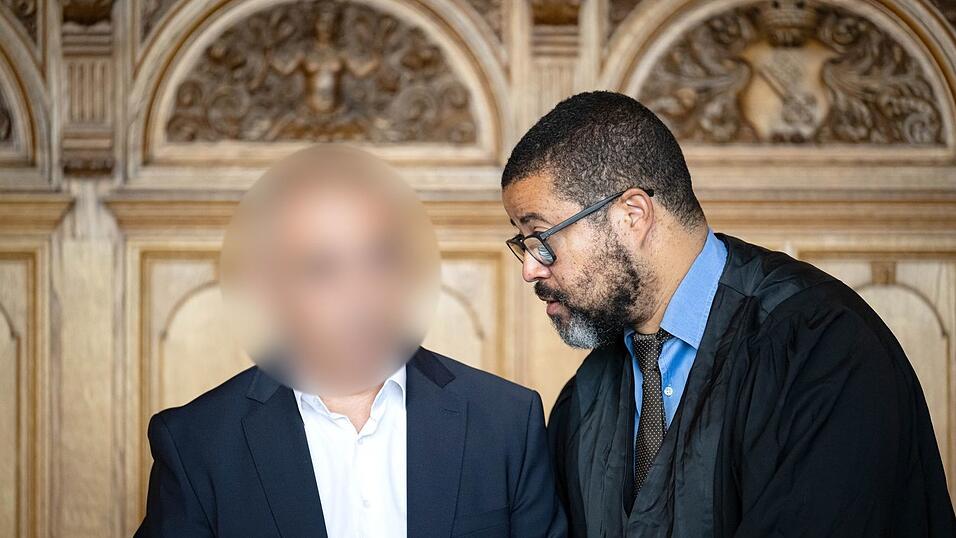 Der Verteidiger hat angekündigt, dass sich der Angeklagte beim nächsten Verhandlungstag äußern wird.
