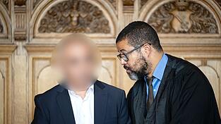 Der Verteidiger hat angekündigt, dass sich der Angeklagte beim nächsten Verhandlungstag äußern wird.