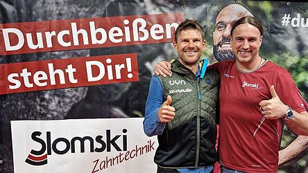 Wenn Willenskraft und Ausdauer zum Erfolg führen: der mehrfache Deutsche Meister im Ultratrail Markus Mingo (l.) und Slomski-Geschäftsführer Marcus Bilek.