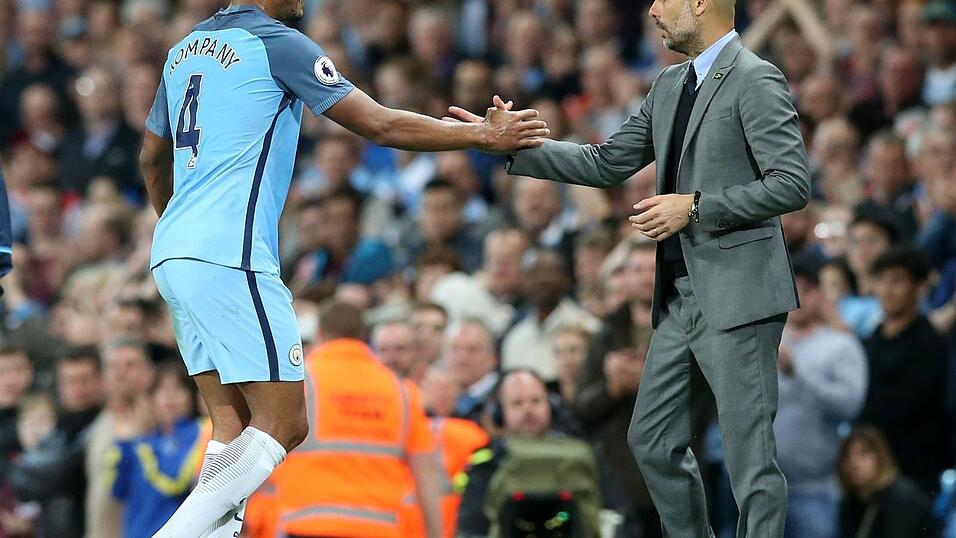 Vincent Kompany (l) war Pep Guardiolas Kapitän bei Manchester City. (Archivbild) Vincent Kompany (l) war Pep Guardiolas Kapitän bei Manchester City. (Archivbild)