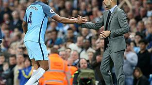 Vincent Kompany (l) war Pep Guardiolas Kapitän bei Manchester City. (Archivbild) Vincent Kompany (l) war Pep Guardiolas Kapitän bei Manchester City. (Archivbild)