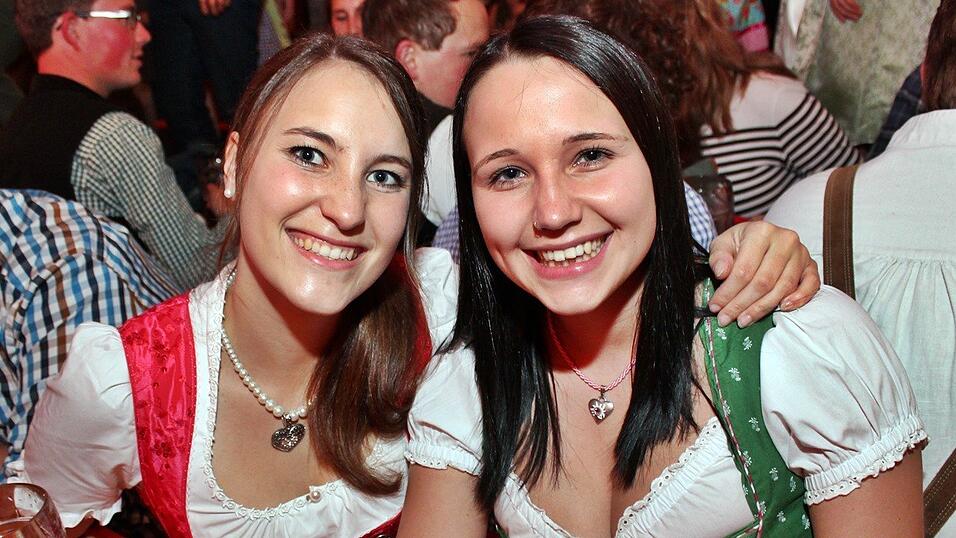 Die Fr&uuml;hjahrsdult 2017 in Landshut neigt sich dem Ende entgegen. Grund genug, noch einmal richtig in den Bierzelten zu feiern - abgerundet vom traditionellen Feuerwerk.