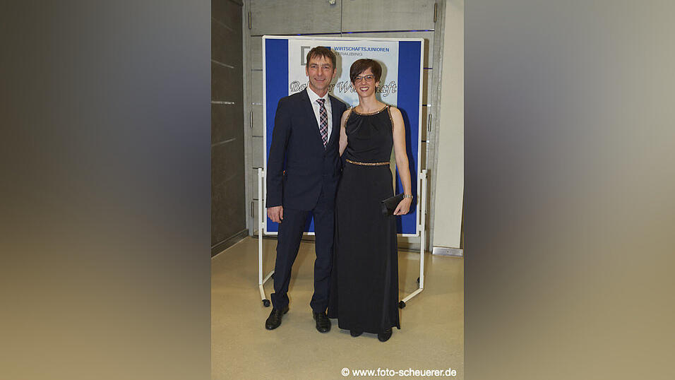 Feiern k&ouml;nnen sie, die Wirtschaftsjunioren - hier ist der Beweis!