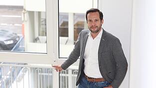 'Wenn man merkt, dass es nicht mehr geht, dann muss man auch irgendwann bereit sein, den Stecker zu ziehen. Das gilt unverändert', sagt Martin Hagen im Gespräch mit unserer Mediengruppe. 'Wenn man merkt, dass es nicht mehr geht, dann muss man auch irgendwann bereit sein, den Stecker zu ziehen. Das gilt unverändert', sagt Martin Hagen im Gespräch mit unserer Mediengruppe.