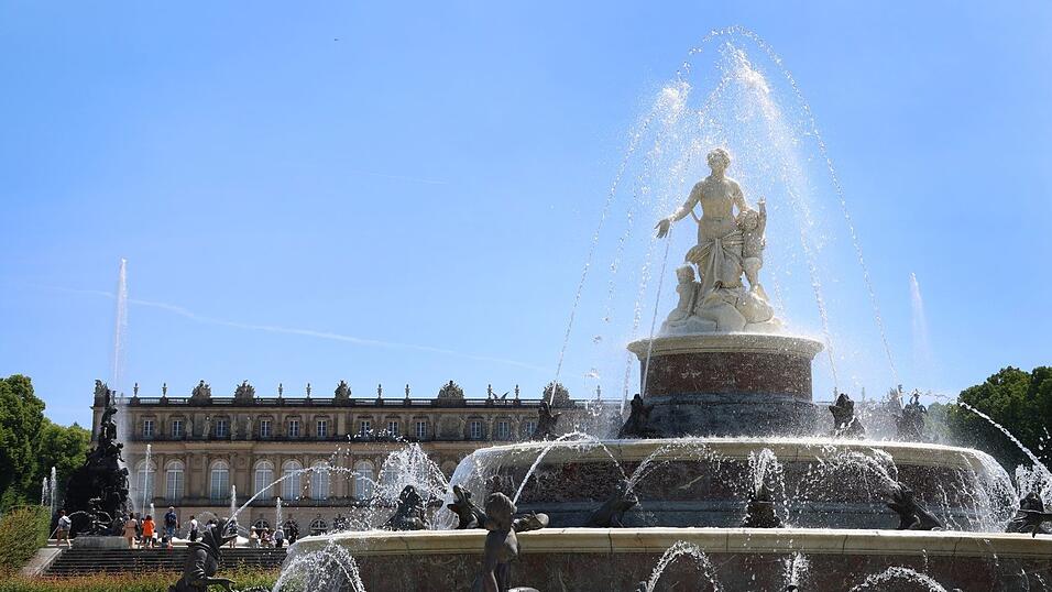 Auch der Latona-Brunnen vor dem Schloss Herrenchiemsee auf der Herreninsel im Chiemsee ist nun Teil des Welterbes der Unesco. (Archivbild) Auch der Latona-Brunnen vor dem Schloss Herrenchiemsee auf der Herreninsel im Chiemsee ist nun Teil des Welterbes der Unesco. (Archivbild)