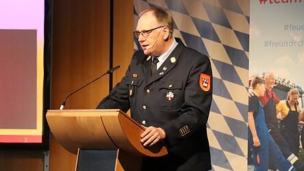 Stellte eine imponierte Bilanz der 190 Feuerwehren des Landkreises Cham vor: Kreisbrandrat Michael Stahl.