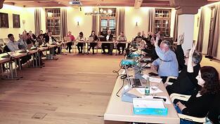 Auch wenn es von Seiten der Freien W&auml;hler und von &bdquo;B&uuml;ndnis 90/Die Gr&uuml;nen&ldquo; kritische Anmerkungen gab, letztendlich stimmten am Donnerstagabend alle Stadtr&auml;te f&uuml;r den Haushaltsentwurf 2026.