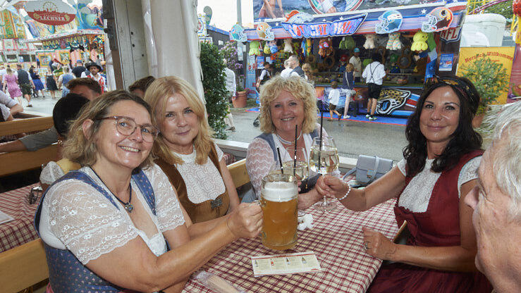 Die Partybilder vom Montag, 10. August, aus dem Festzelt Lechner. Die Partybilder vom Montag, 10. August, aus dem Festzelt Lechner.