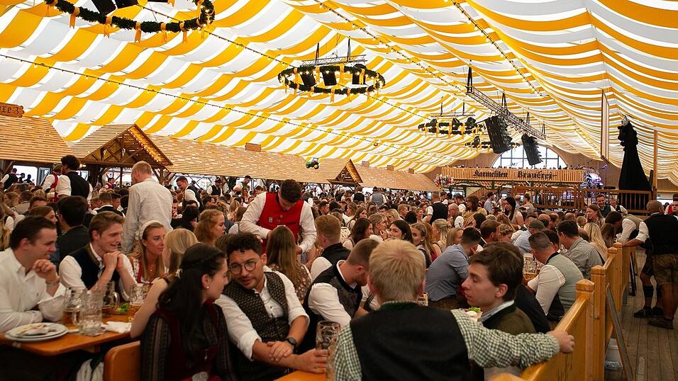 Die Partybilder vom Freitag, 12. August 2022, aus dem Festzelt Nothaft.