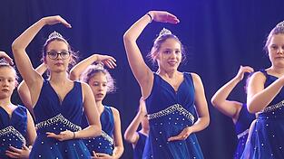 Die Showtanzgruppe &bdquo;Flashlights&ldquo; des SC Moosen.