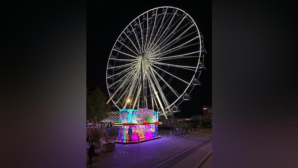 Das transportable Riesenrad, das auf der geplanten Baustelle für das Konzerthaus steht, muss seinen Platz wohl noch lange nicht räumen. Das transportable Riesenrad, das auf der geplanten Baustelle für das Konzerthaus steht, muss seinen Platz wohl noch lange nicht räumen.
