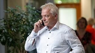 Rainer habe die Entscheidung zur Aufgabe des Metzgerei-Betriebs bereits vor der Ernennung zum Bundesminister getroffen, sagte ein Sprecher des Ministeriums auf Anfrage der dpa. (Archivbild)