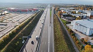 Die erweiterte A 3 auf Höhe Anschlussstelle Regensburg-Süd während der letzten Stunden Verkehrseinschränkung kurz vor der Freigabe am Sonntag.