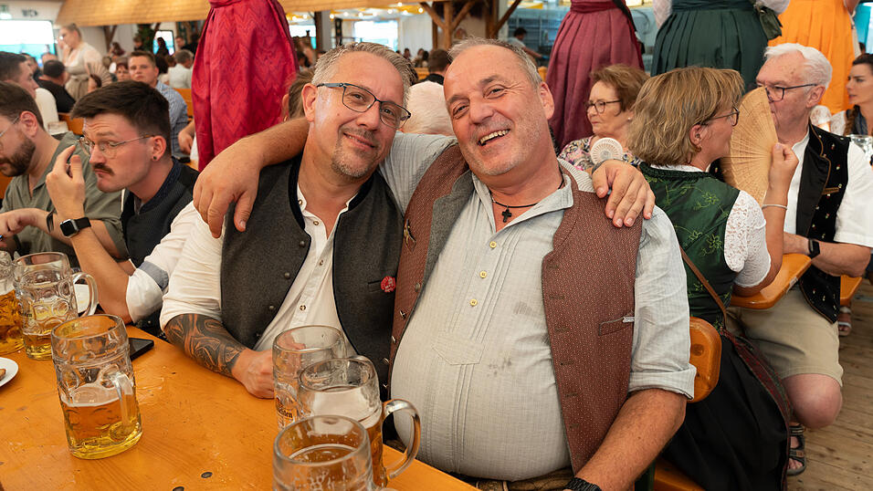 Die Partybilder vom Sonntag, 11. August 2024, aus dem Festzelt Nothaft. Die Partybilder vom Sonntag, 11. August 2024, aus dem Festzelt Nothaft.