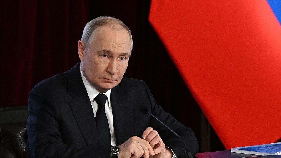 Seit Wochen sinken die Zustimmungswerte f&uuml;r Kremlchef Wladimir Putin. (Archivbild)