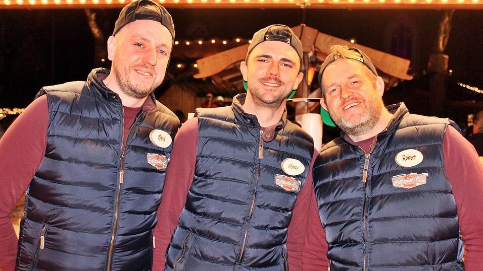 Der idyllische Christkindlmarkt in der Freyung in Landshut zählt zu den schönsten Christkindlmärkten Bayerns. Bei eisigen Temperaturen ist dort insbesondere die Glühwein-Alm natürlich heiß begehrt. Der idyllische Christkindlmarkt in der Freyung in Landshut zählt zu den schönsten Christkindlmärkten Bayerns. Bei eisigen Temperaturen ist dort insbesondere die Glühwein-Alm natürlich heiß begehrt.