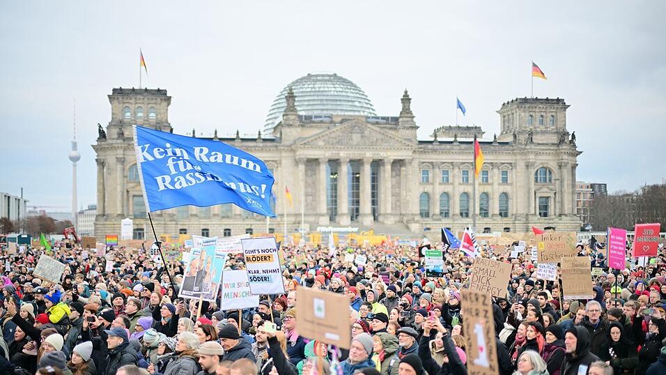 Auf die Wahlumfragen hatten die erregten Debatten im Bundestag und die folgenden Proteste laut Forschern keinen Einfluss.