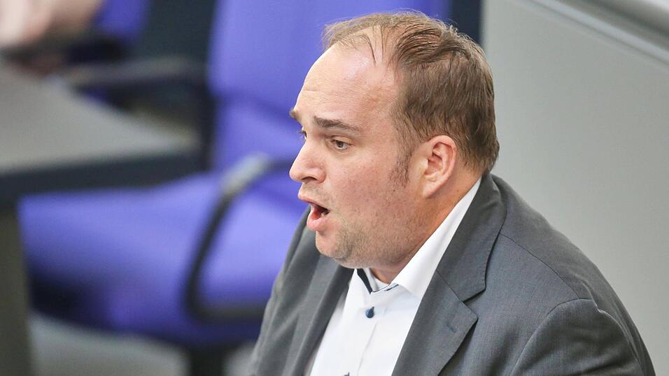 &bdquo;Ja, wir brauchen einen Kurswechsel und er beginnt bei der Frage, wer in diesem Land wie viel tr&auml;gt&ldquo;, sagt Sebastian Roloff.