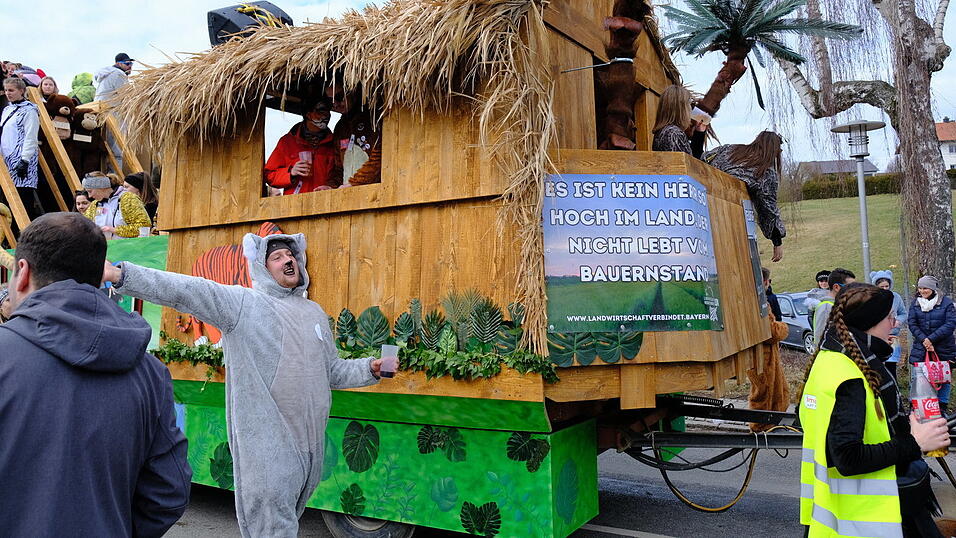 Beste Stimmung herrschte beim Rosenmontagszug in Geisenhausen.