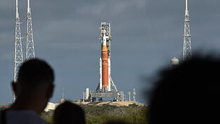 Die Mission Artemis 2 startet frühestens im März und spätestens am 6. April. Die Mission Artemis 2 startet frühestens im März und spätestens am 6. April.