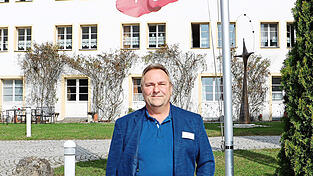 Der neue Residenzleiter Dieter Schalamon hat sich schnell in die Strukturen eingearbeitet. Der neue Residenzleiter Dieter Schalamon hat sich schnell in die Strukturen eingearbeitet.