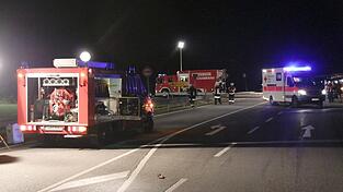 Ein 14-Jähriger wurde am Samstagabend von einem Auto erfasst.