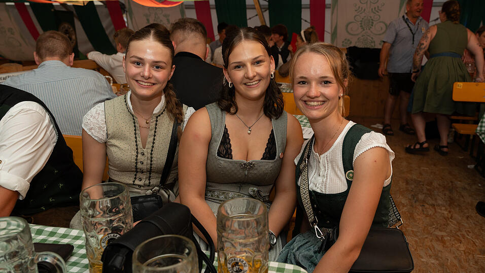 Die Partybilder vom Montag, 12. August 2024, aus dem Festzelt Weckmann. Die Partybilder vom Montag, 12. August 2024, aus dem Festzelt Weckmann.