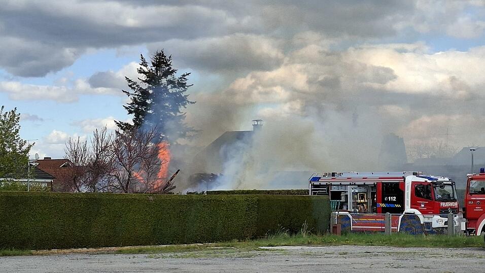 Ein Gro&szlig;aufgebot an Einsatzkr&auml;ften ist vor Ort.