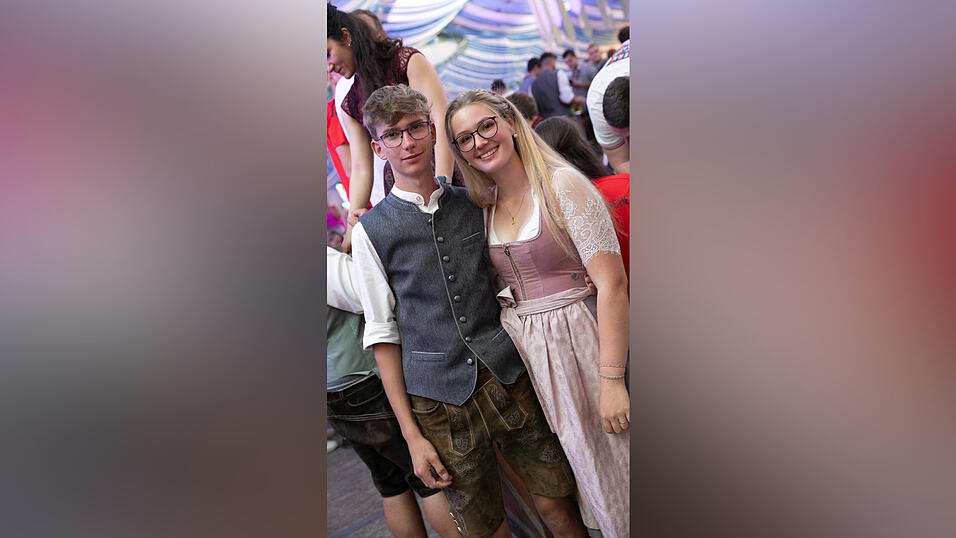Die Partybilder vom Sonntag, 17. August, aus dem Festzelt Wenisch. Die Partybilder vom Sonntag, 17. August, aus dem Festzelt Wenisch.