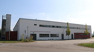 Seit zehn Jahren hat die Feuerwehr Schierling im Feuerwehrzentrum eine neue Heimat.
